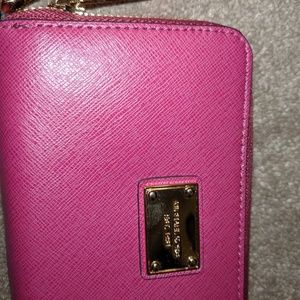 Pink Michael kors wristlet NWOT